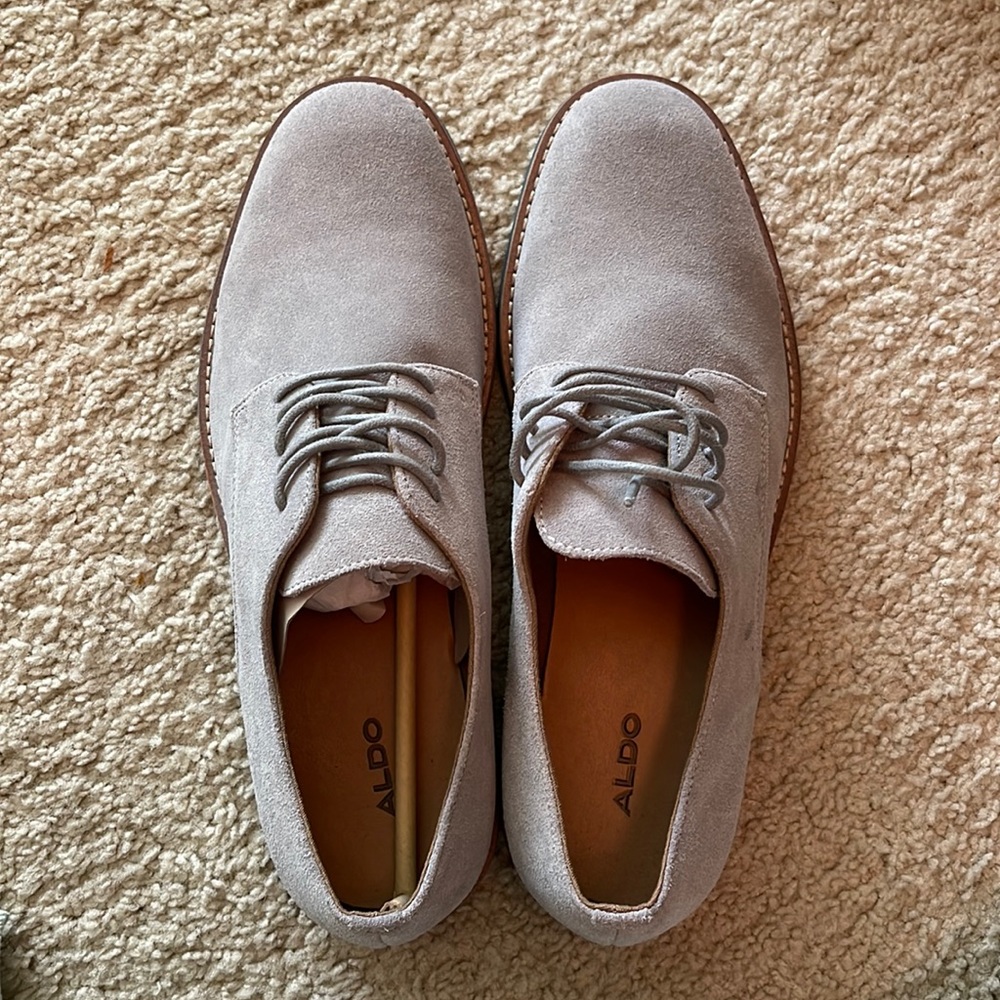 Also men shoes size 10